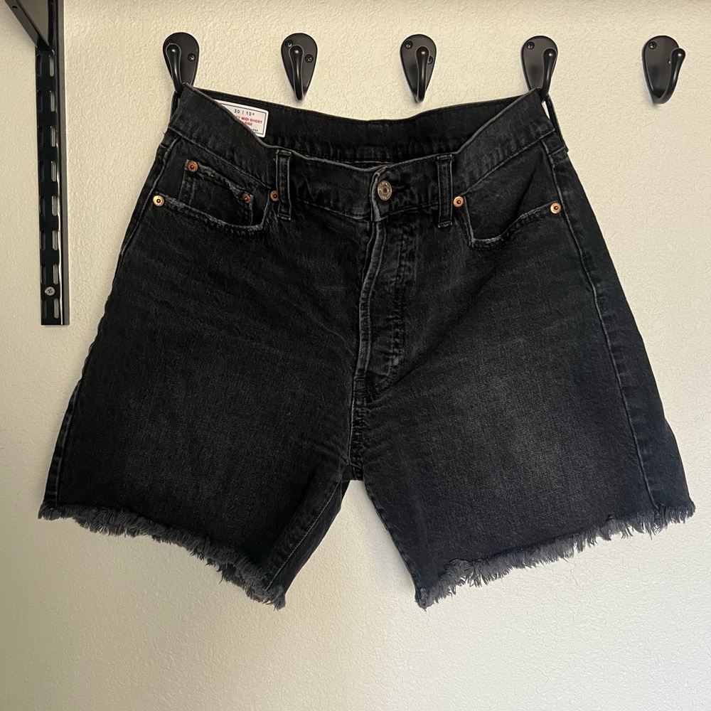 GAP Cheeky Midi High Rise Jean Short in black